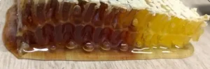 Light and dark honey in one piece